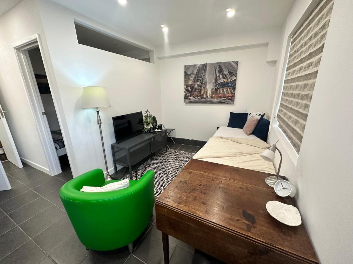Modern Flat In Central Egham By Windsor Castle, Staines-Upon-Thames And Heathrow Airport Екстериор снимка