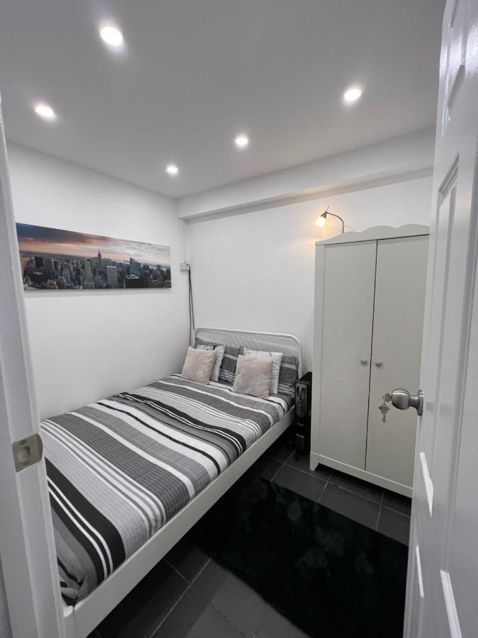 Modern Flat In Central Egham By Windsor Castle, Staines-Upon-Thames And Heathrow Airport Екстериор снимка