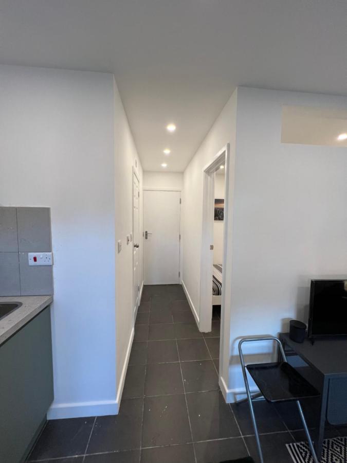 Modern Flat In Central Egham By Windsor Castle, Staines-Upon-Thames And Heathrow Airport Екстериор снимка