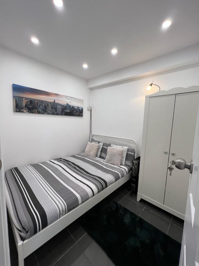 Modern Flat In Central Egham By Windsor Castle, Staines-Upon-Thames And Heathrow Airport Екстериор снимка